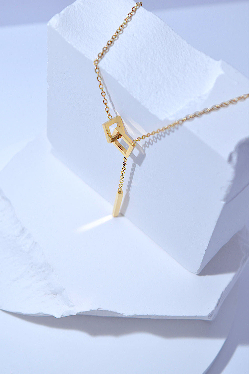 Geometric Pendant Lobster Clasp Chain Necklace