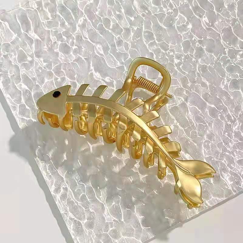 New Metal Bear Hollow  Hair Clip