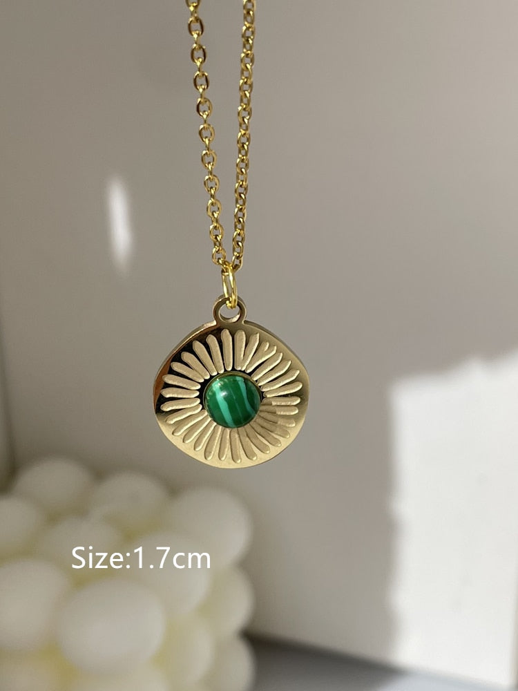 Pendant Green Stone Gold Necklace